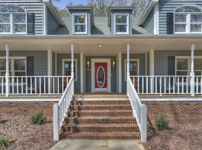 Porch Paradise by Avantstay New Pool, Firepit