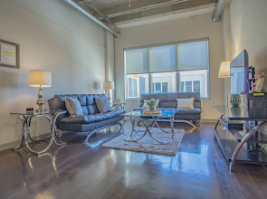 Midtown 1br Fully Furnished Apartment - Great Location! 1 Bedroom Apts by RedAwning