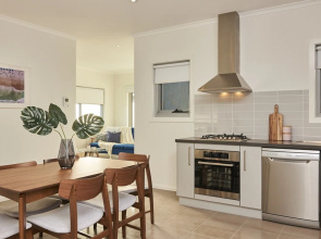 Cute, Homey Apartment In Chadstone