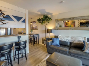 Walk to the Beach: Ocean Shores Condo!