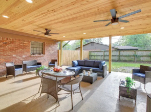 Spacious Little Rock Home w/ Patio - 9 Mi to Dtwn!