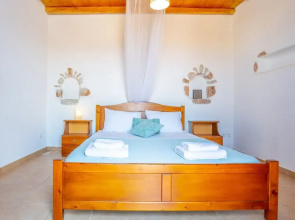 Villa Ioanna for 10 - Allparos Villas