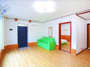 Jihees House