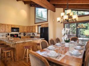 Beautiful Northstar Home with Golf Course View. Free Grocery Delivery!