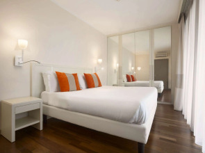 Отель Ramada Plaza by Wyndham Milano