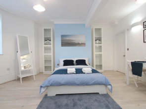 1 Kings Road Executive Studio Apartment