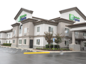 Holiday Inn Express Hotel & Suites Jackson by IHG
