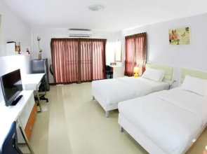 Bundit Parlor