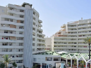 Belvilla by OYO Apartamento Benal Beach