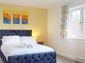 5-bedroom Home - Sleeps 16 - Ideal for Groups