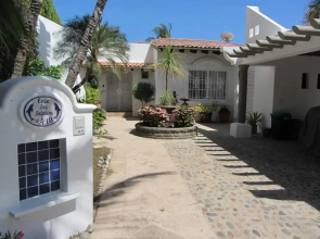 Casa Dos Dolphins 2 Bedroom Villa by Redawning