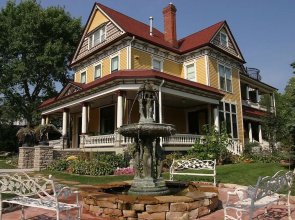 Rivertown Inn