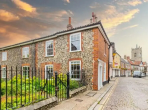 Host Stay Princes Cottage