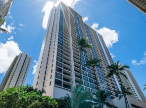Deluxe Ocean and City View Waikiki Banyan Condo, Free Parking & Wi-Fi by Koko Resort Vacation Rentals