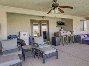 4 Mi to Lake Havasu State Park: Home w/ Mtn Views!