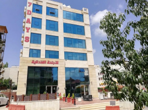 7 Days Hotel