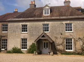 Manor House Moreton - Entire Holiday Home