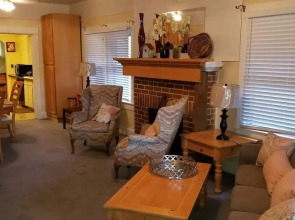 Historic SmartHome- King 1-5 Beds