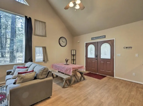 Family-friendly Forested Home w/ Snow Play Area!