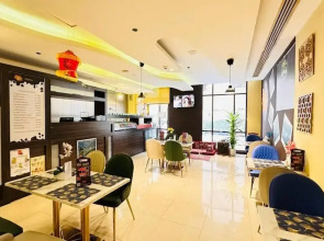 Отель Reflections Hotel