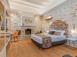 Venetian Charming ,stone-built Apartment Rethymno