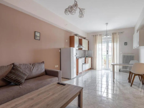 Central apartment with parking