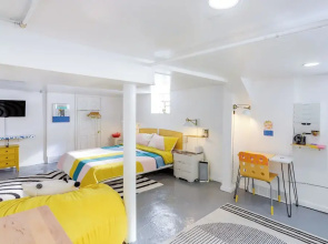 Gordon Square Studio ~ 4 Mi to Downtown Cleveland!
