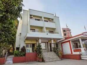 Oyo 24889 Prabhat Plaza