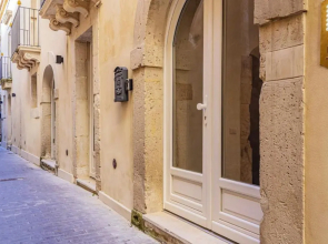 Apartment with one bedroom in Siracusa with balcony and WiFi 300 m from the beach