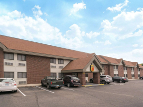 Super 8 by Wyndham St. Cloud