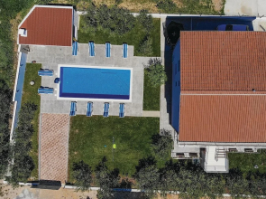 Nice Home in Kastel Kambelovac With Wifi and 4 Bedrooms