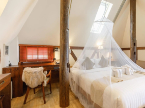 Le Charcoa Hotel