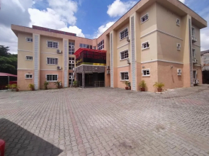 Pameec Luxury Suites Utako