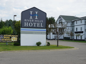 River Hills Hotel