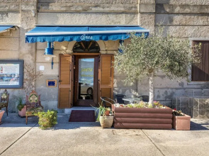 Pet-friendly Apartment in the Heart of Cres