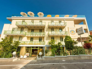 Sky Pool Hotel Sole Garda