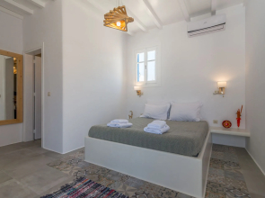 Manolis & Filio Home By The Sea