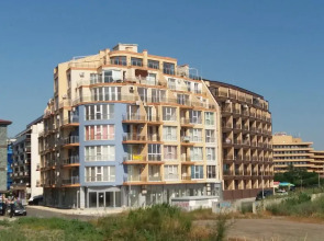 Golden Sea View Apartments 1