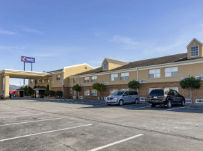 Comfort Inn & Suites Raphine - Lexington near I-81 and I-64