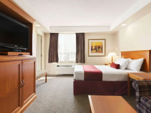 TRAVELODGE