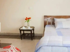 Pavillion Apartment near 67 Hotel