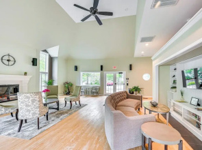 1 Mi to Mohegan Sun: Studio w/ Pool Access