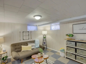 Family Home, 1 Block to Lake Michigan Beach!