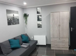 Studio, up to 4 PEOPLE, City Center location