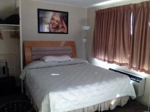 Moonlight Motor Lodge