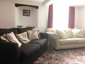 Characteristic 5-bed House on the Edge of Dartmoor