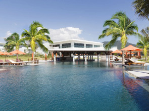 Cam Ranh Riviera Beach Resort & Spa