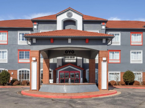 OYO Townhouse Oklahoma City Penn Square