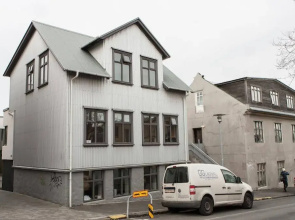 Mengi Apartments