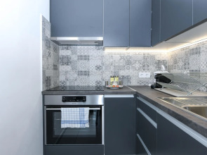 Elisabeth Downtown Apartments by UrbanRent